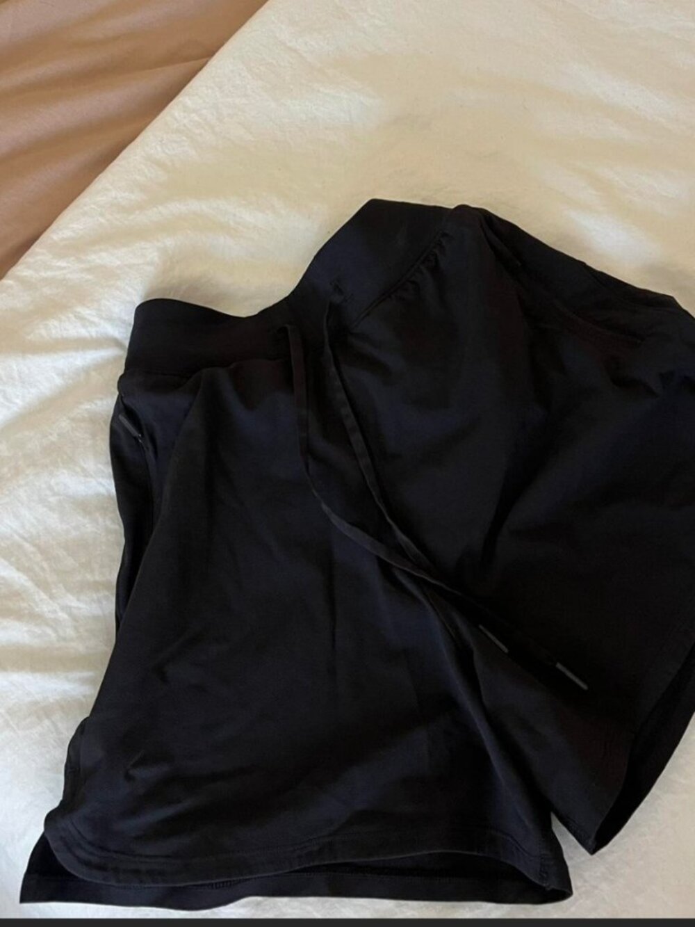 Lululemon Speed Up shorts size 2 - Picture 2 of 2